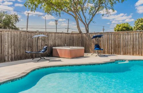 Plano Villa | Recently remodeled Luxury house with pool and spa
