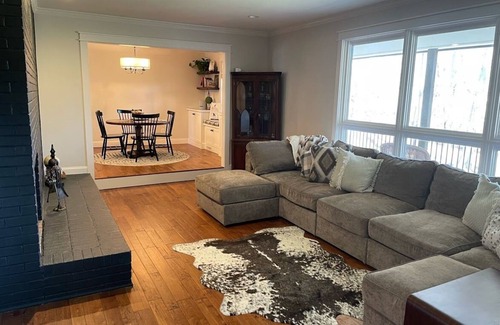 Kernersville House | Recently Renovated Home - Furniture Market, HPU, Wake Forest, Greensboro & more!