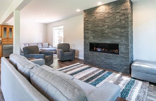 Leavenworth House | Recharge by The River