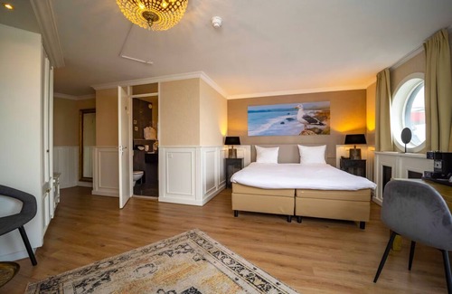 Vlissingen Hotel | Recharge by the Sea with Sauna Access! Free Breakfast Onsite!