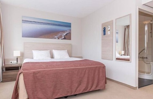 Kamperland Hotel | Recharge in 2 Soothing Haven Steps from the Ocean | Wellness & Pool Access
