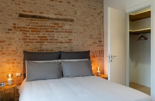 Asti Apartment | Recinto Nobili 2 - private parking vista cortile