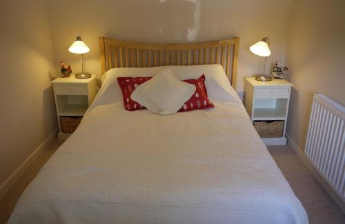 Llanvair Kilgeddin Apartment | Rectory Cottage