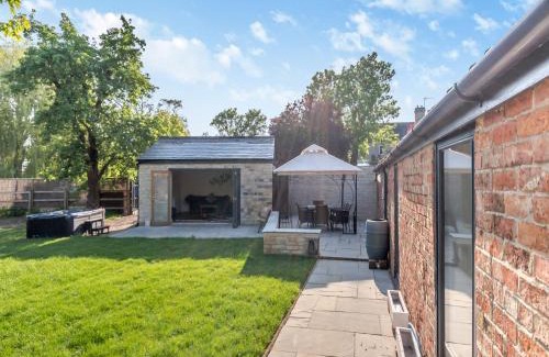 Sleaford House | Red Brick Barn - Uk39916