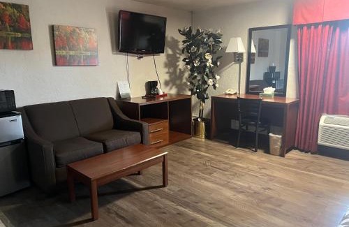 City Center Medford Hotel | Red Carpet Inn Medford