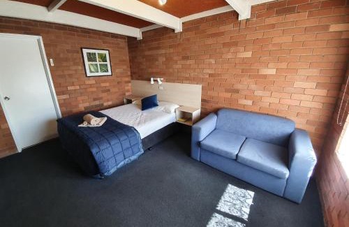 Gunnedah Hotel | Red Chief Motel