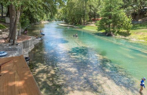 New Braunfels House | Red Cloud - Tipi 4