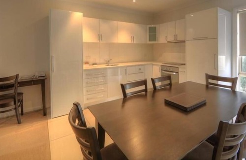 Broken Hill Hotel | Red Earth Motel