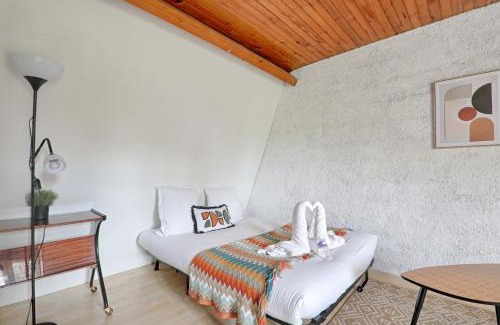 L'Hay-les-Roses Apartment | Red Eden - Joli studio proche jardin roseraie