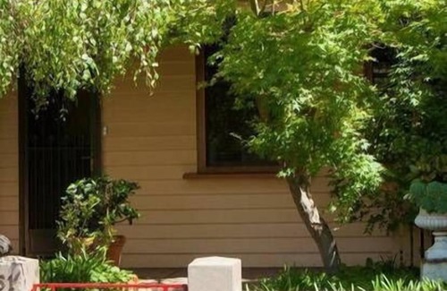 Fitzroy North Cottage | Red Gate Terrace .