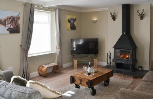 Acklington House | Red Hen Cottage