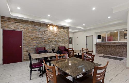 Caseyville Hotel | Red Lion Inn & Suites Caseyville