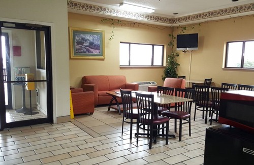 Caseyville Hotel | Red Lion Inn & Suites Caseyville