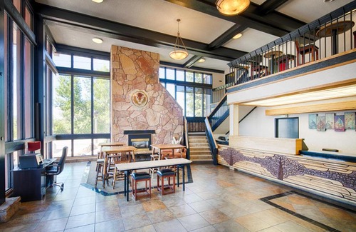 Heart of Missoula Hotel | Red Lion Inn & Suites Missoula