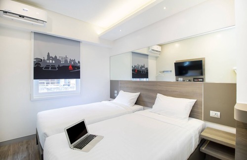 Bonifacio Global City Hotel | Red Planet BGC The Fort