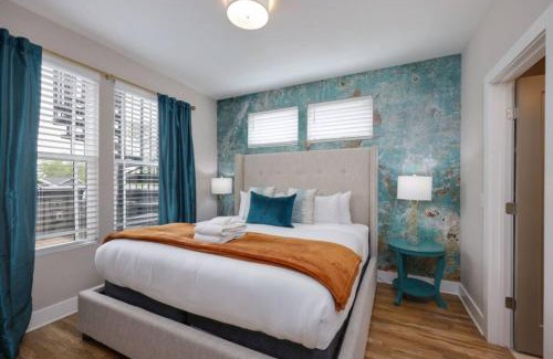 Hadley - Washington House | Red Radiance - Hot Tub - Dual Balconies Share Save