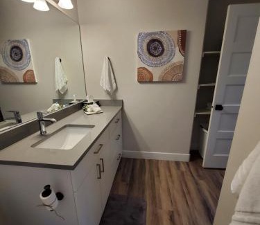 Richfield Apartment | Red Rock Suite - Castle Rock Condos