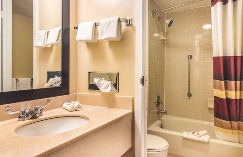 Austinburg Hotel | Red Roof Inn Ashtabula - Austinburg