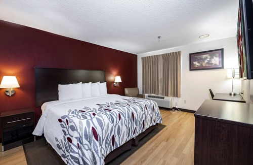 Knoxville Hotel | Red Roof Inn Knoxville Central - Papermill Road