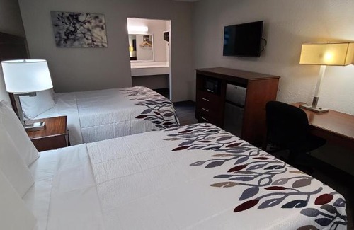 LaGrange Hotel | Red Roof Inn LaGrange