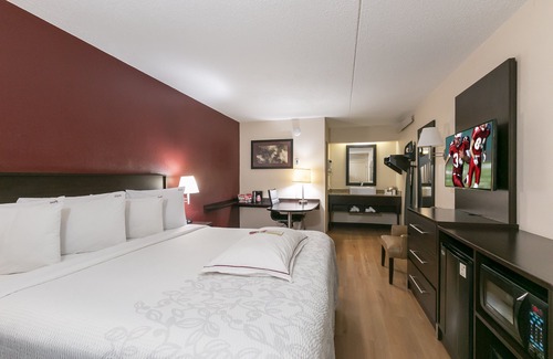 Nashville Hotel | Red Roof Inn PLUS+ Nashville Fairgrounds