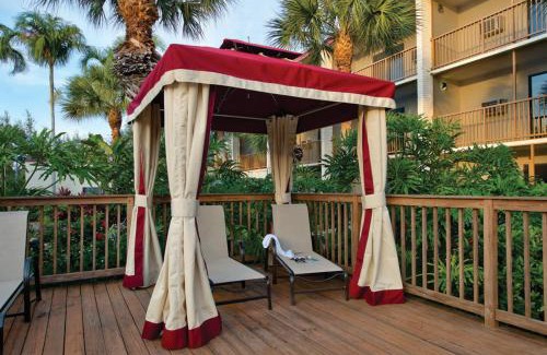 East Naples Hotel | Red Roof Inn PLUS+ & Suites Naples Downtown-5th Ave S