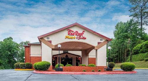 Opelika Hotel | Red Roof Inn PLUS+ & Suites Opelika