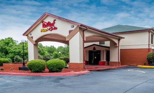 Opelika Hotel | Red Roof Inn PLUS+ & Suites Opelika