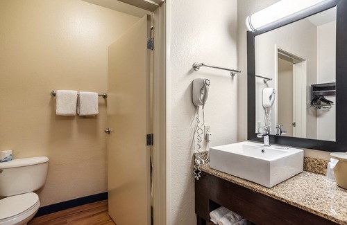 Tempe Hotel | Red Roof Inn PLUS+ Tempe - Phoenix Airport
