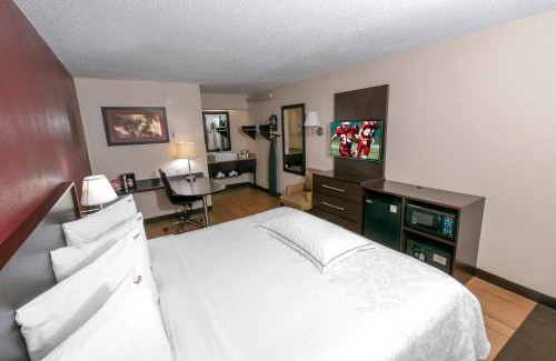 Oxon Hill Hotel | Red Roof Inn PLUS+ Washington DC - Oxon Hill