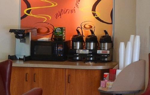North San Antonio - SAT Hotel | Red Roof Inn San Antonio Airport