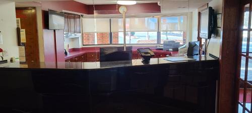 Cornelius Hotel | Red Roof Inn & Suites Cornelius - Lake Norman