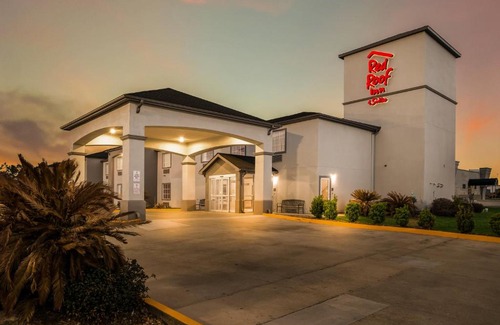 Lake Charles Hotel | Red Roof Inn & Suites Lake Charles