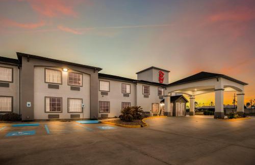 Lake Charles Hotel | Red Roof Inn & Suites Lake Charles