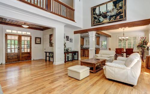 Big Canoe House | Redding Retreat - Sip Wine Fireside Swim at Community Pools Play Golf