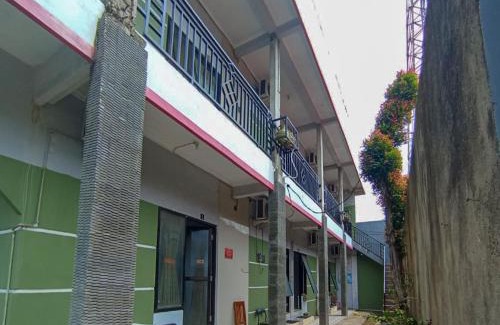 Pacitan Hotel | RedDoorz at Penginapan Hello Pacitan