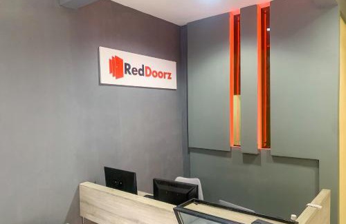 Balaraja Hotel | RedDoorz @ Balaraja Centre Plaza