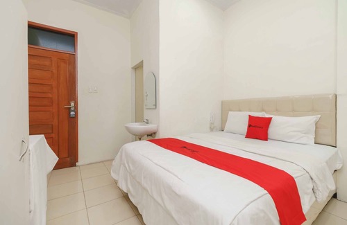 Hutagodang Hotel | RedDoorz @ Haraito Tarutung