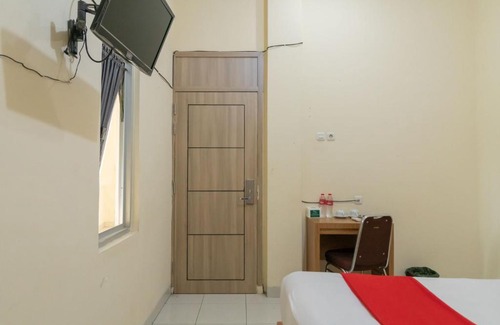 Sukarami Hotel | RedDoorz @ Jalan Kolonel Haji Burlian Palembang 2