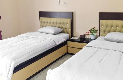 Sampit Hotel | RedDoorz @ Jalan Nyai Enat Sampit