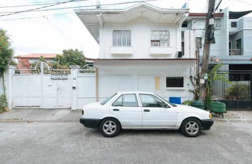 Las Pinas Hotel | RedDoorz @ Malibu Room BF International Las Pinas