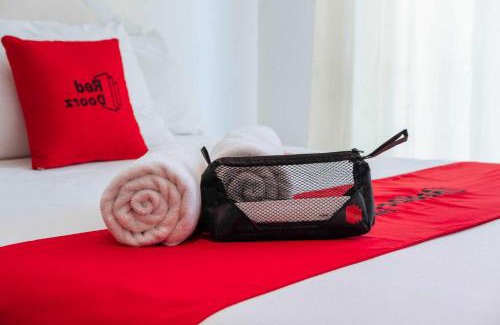Palembang Hotel | RedDoorz near Jalan Kolonel Haji Burlian Palembang