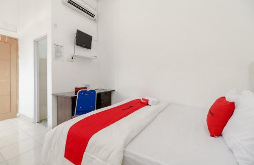 Palembang Hotel | RedDoorz near Jalan MP Mangkunegara Palembang