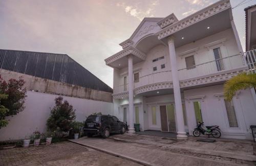 Palembang Hotel | RedDoorz near OPI Mall Palembang 2