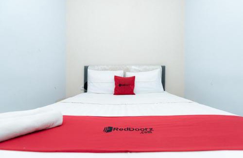 Jakarta Hotel | RedDoorz near Puri Indah Lippo Mall 2