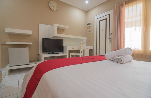 Bandung Hotel | RedDoorz near Setrasari Mall 2