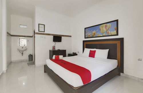 Denpasar Barat Hotel | RedDoorz near Stadion Kompyang Sujana Bali