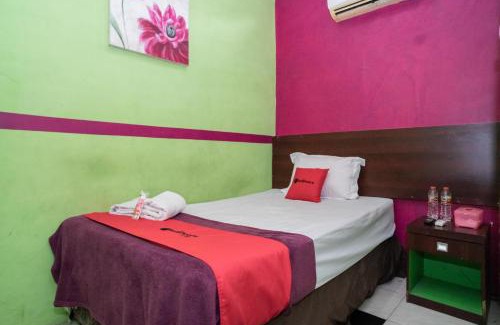 Banjarmasin Hotel | RedDoorz near Uniska Banjarmasin