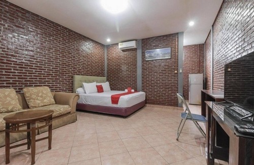 Ragunan House | RedDoorz Plus @ Ampera Raya