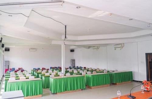 Megamendung Hotel | RedDoorz Plus @ Cibogo Puncak 3